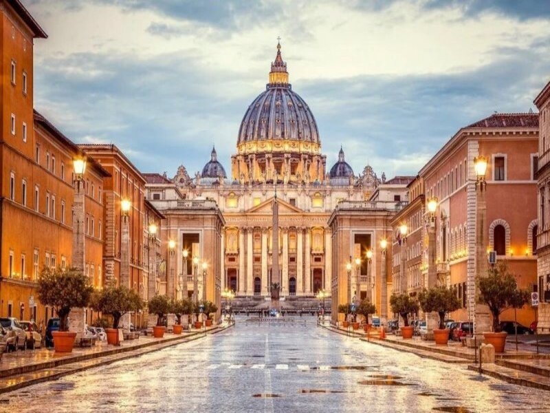 Величний Колізей у Римі, найцікавіші місця в Італії від Tour Ukraine.